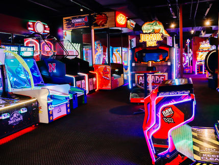 Looking for Valentine’s Day Norfolk NE plans? Enjoy couples bowling, arcade games, and fun experiences together at King’s Entertainment.